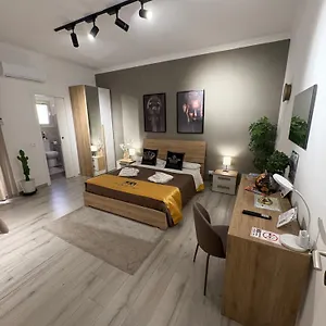Apartament La Via Di Mezzo, Katania
